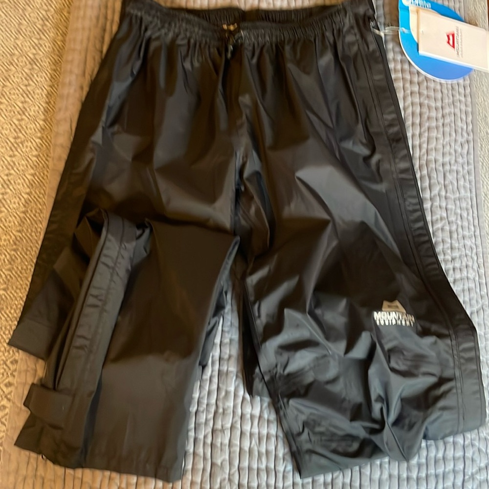 NWT Mountain Equipment, Zeno FZ Women’s Breathable Rain Pant. Size 10 regular.
